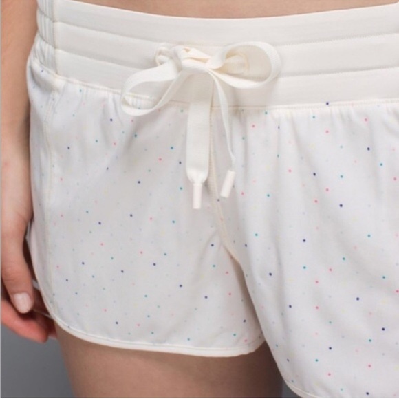 Lululemon Hotty Hot Shorts in RARE Funfetti Women’s Size 6 - Picture 10 of 10
